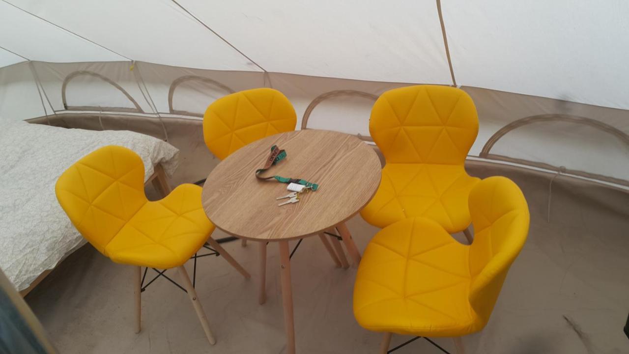 Hotel Glamping Z Alpakami à Jankowice  Extérieur photo