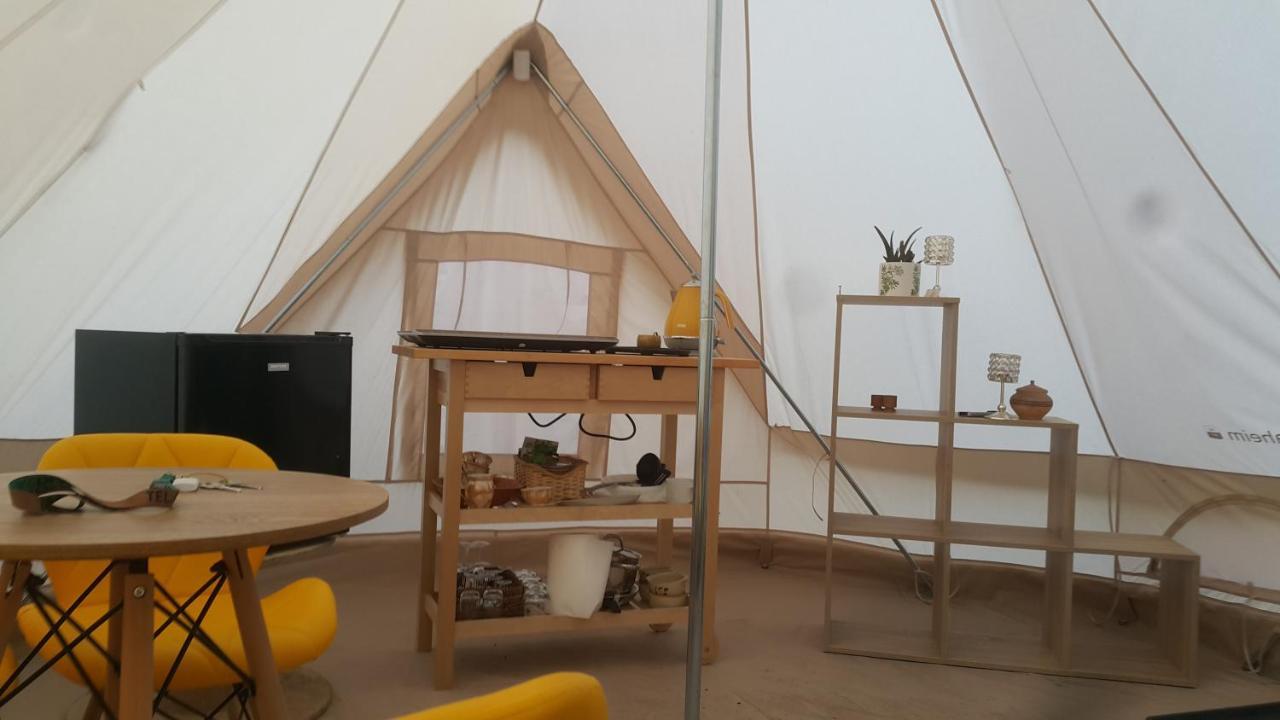 Hotel Glamping Z Alpakami à Jankowice  Extérieur photo