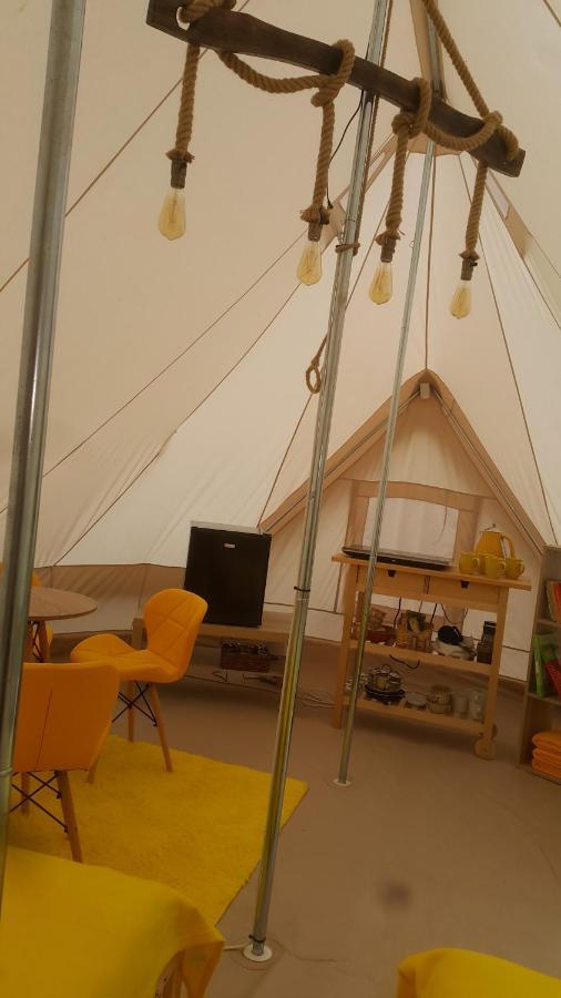 Hotel Glamping Z Alpakami à Jankowice  Extérieur photo