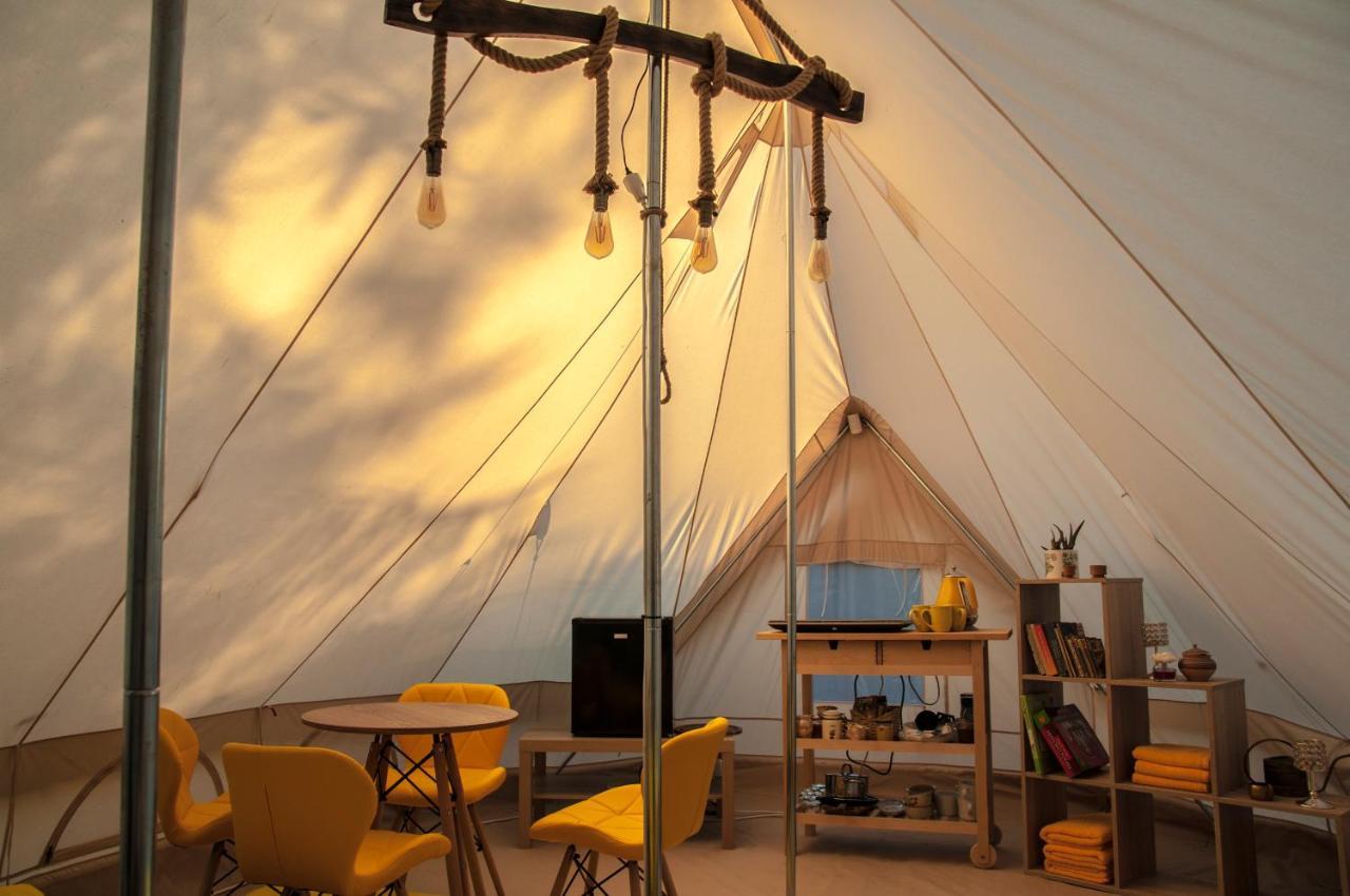 Hotel Glamping Z Alpakami à Jankowice  Extérieur photo