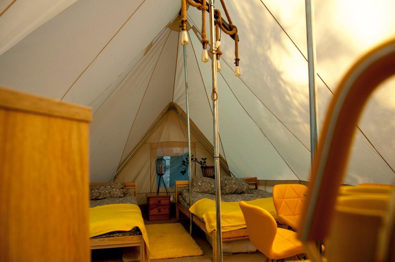 Hotel Glamping Z Alpakami à Jankowice  Extérieur photo