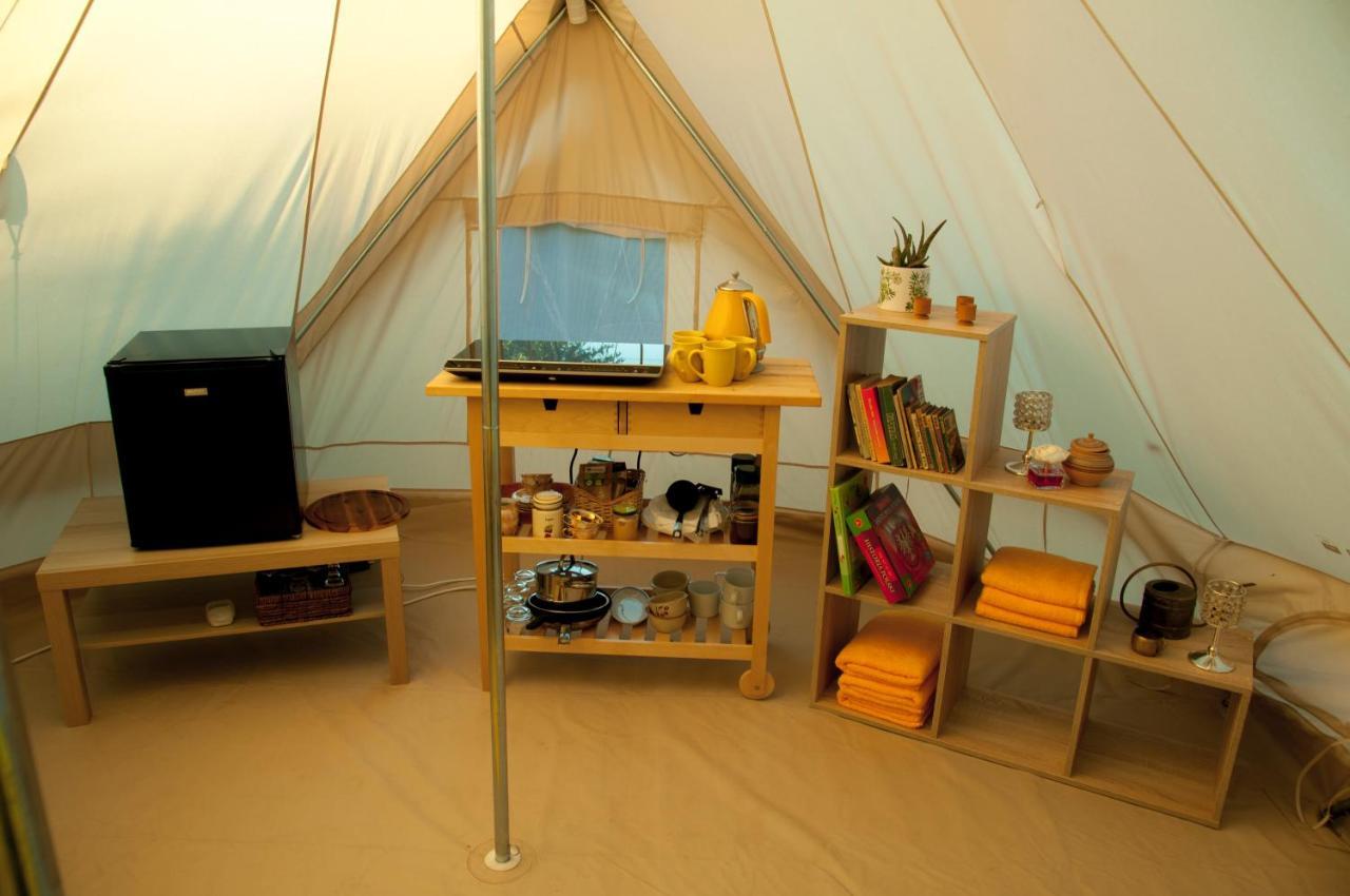 Hotel Glamping Z Alpakami à Jankowice  Extérieur photo