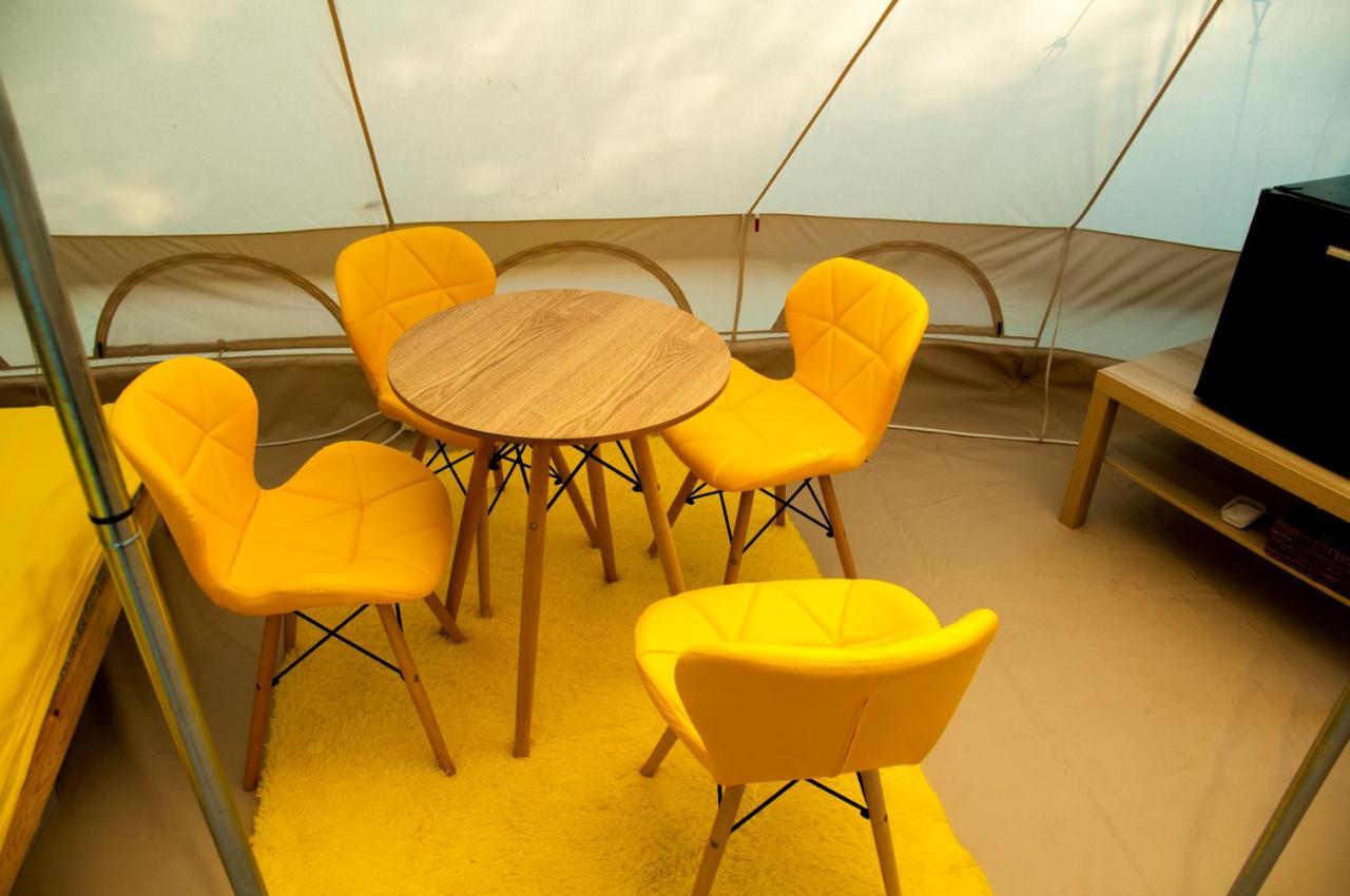 Hotel Glamping Z Alpakami à Jankowice  Extérieur photo